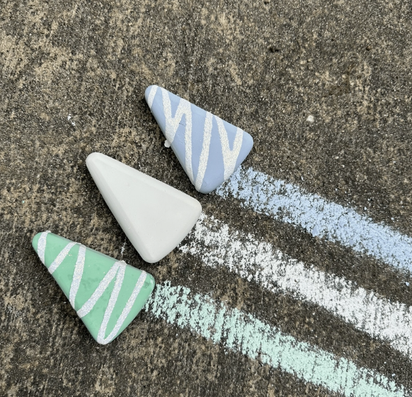 Twee Snowglobe Trees Sidewalk Chalk