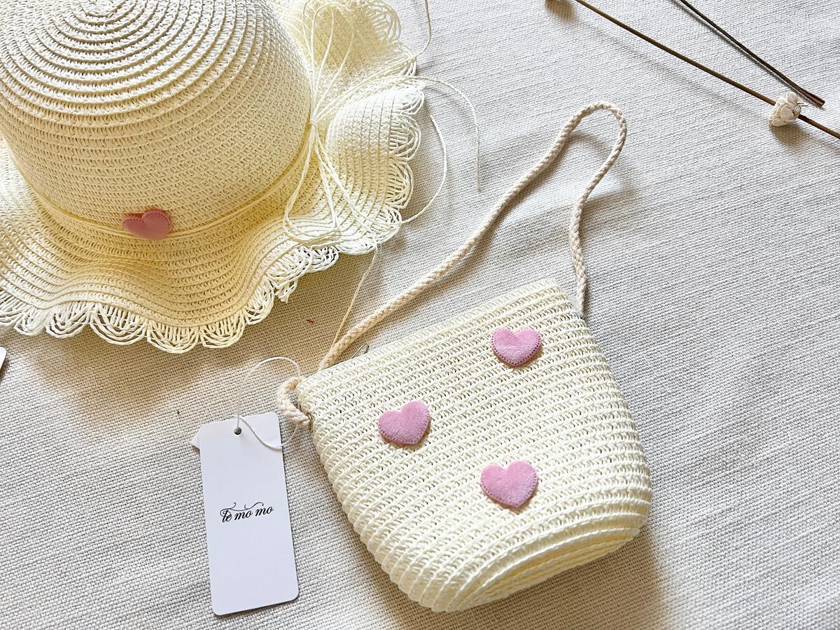 Straw Purse with Little Hearts